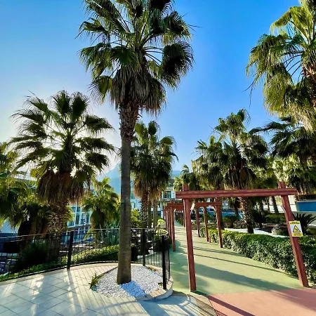 Forest Village Отель 5*