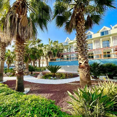 Forest Village Отель 5*